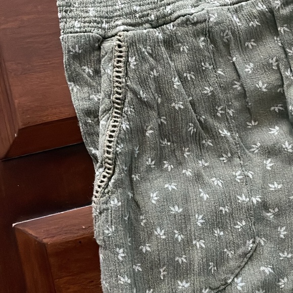 THREE DOTS Women's Green Pattern Printed Wide Leg Pull On Pant Size LARGE - Picture 9 of 11